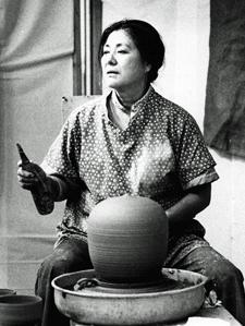 Toshiko Takaezu